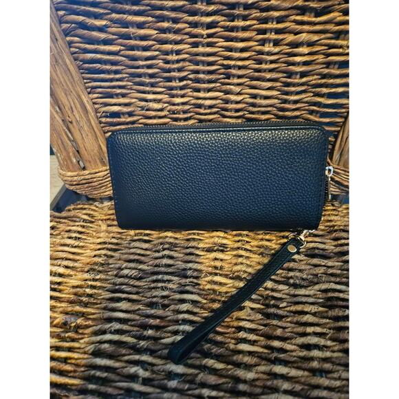 Black Floral Women's Boho Embroidered Zip Wristlet Wallet NWT - Picture 3 of 3